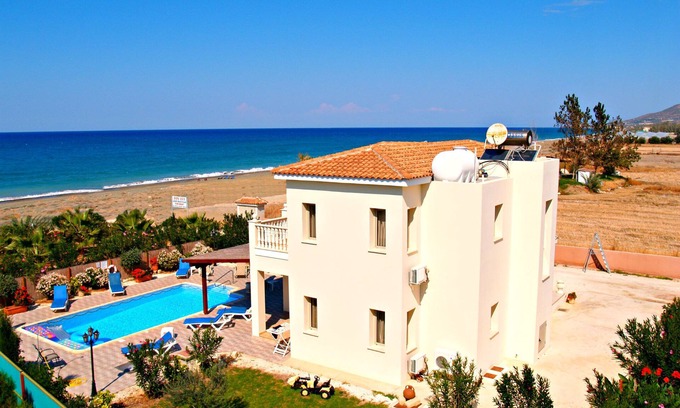 Argaka Villa | Front Line Beach Villa - Private Swimming Pool - Uninterrupted Sea Views - Wifi