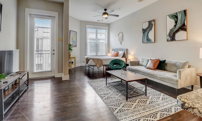 Charlotte Condo | FRONTDESK Berkshire Dilworth Apts Midtown Charlotte