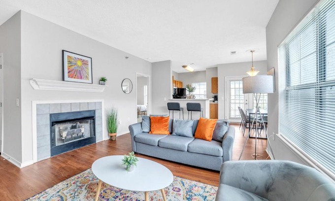North Shore Apartment | FRONTDESK Bracken House Apts North Shore Pittsburgh