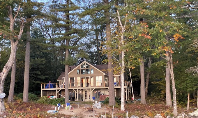 Center Lovell House | Frontlake dream House 2 boat dock, hot tub, on Kezar Lake