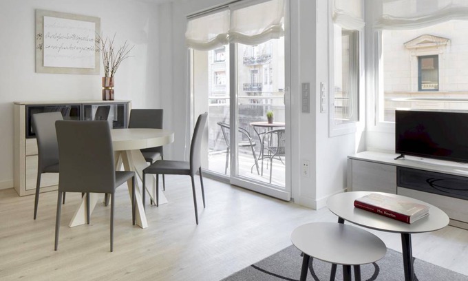 San Sebastian Centro Apartment | Fuenterrabia by FeelFree Rentals