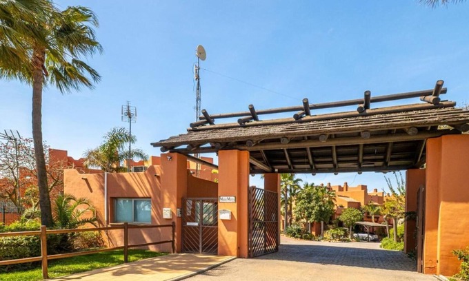 La Chullera House | Full house in complex with swimming pool