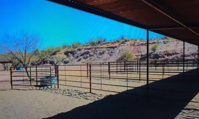 Wickenburg RV Rental | Full RV Hookup with Two Covered Horse Stalls (BYO fully contained RV, SP3)