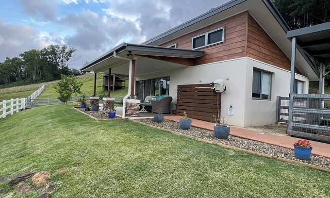 Boat Harbour Cottage | Fully Accessible 2 bed Farm Stay