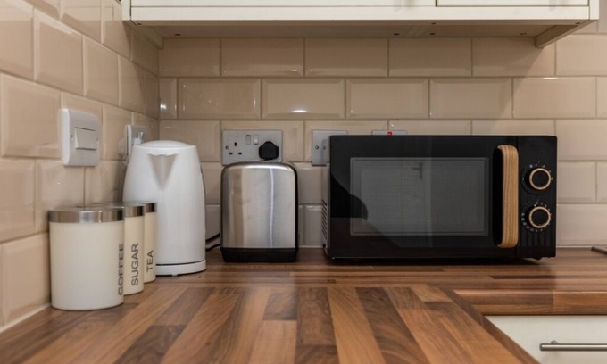 Neath Apartment | Fully Equipped Kitchen, Double room