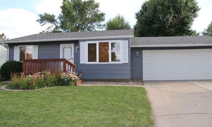 Sioux Falls House | Fully Furnished 3 Bedroom - 2 Bath - Double Garage