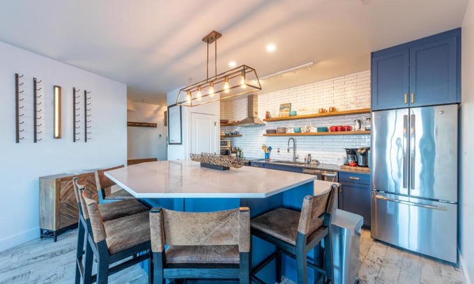 Golden Apartment | Fully Renovated Ski-in/out Loft with Private Hot Tub!