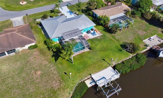 Port Charlotte House | 'Fully Updated and New' Waterfront Pool home with boat lift in paradise