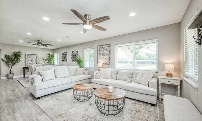 Raisin House | Fun City Haven Spacious Retreat in Fresno