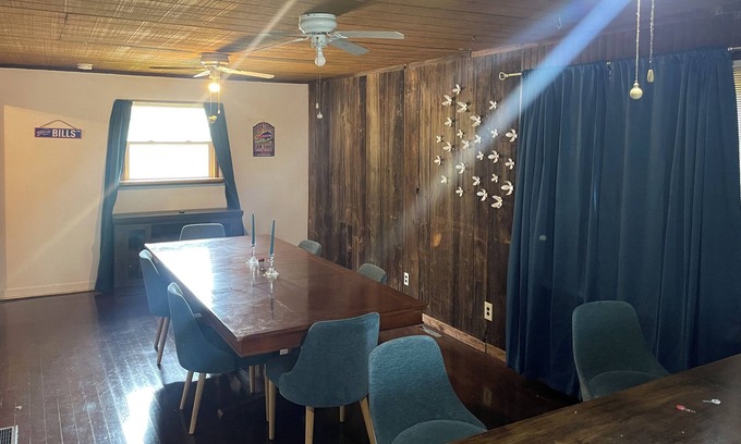 Forestville House | Fun hangout, walking distance to bar/restaurant