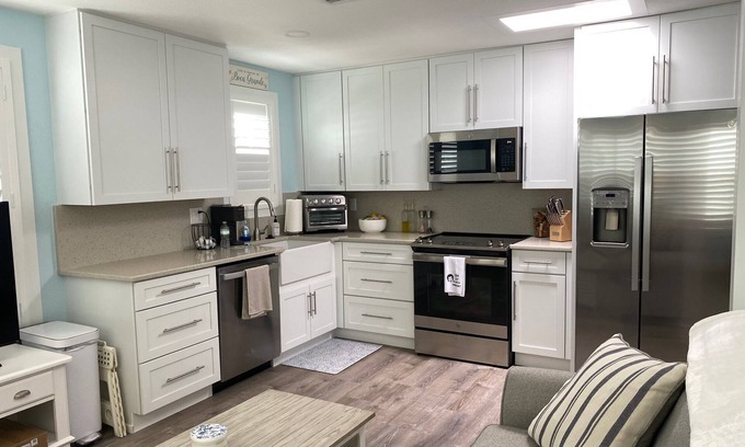 Boca Grande Apartment | Fun Spot in Downtown Boca GRande - 1/1 apartment above the Temp Restaurant !