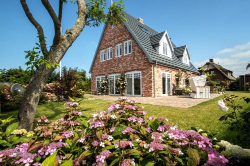 Oldsum House | Funkelstern