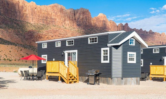 Moab South Valley Resort | FunStays Glamping Tiny House w Loft - Site 2