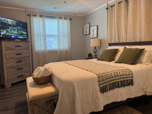 Knoxville Apartment | Furnished 1 Bedroom Home Away from Home Near UT and Downtown