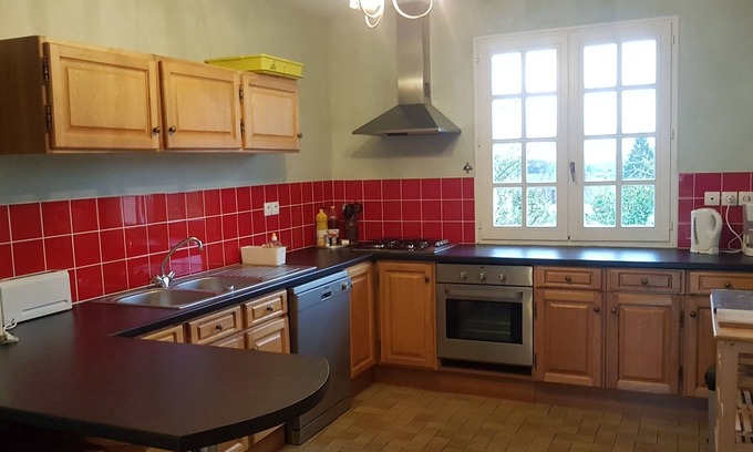 Bagnoles-de-l'Orne Apartment | Furnished apartment in comfortable single-family house with mature garden