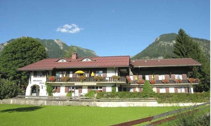 Oberstdorf Hotel | Gästehaus Elvia