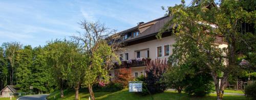 Hermagor-Pressegger See Apartment | Gästehaus Seewinkel