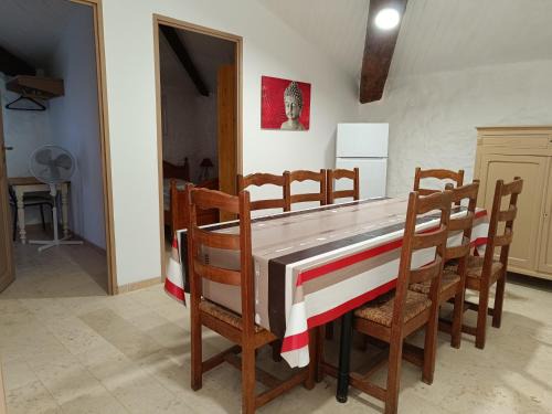 Grospierres Apartment | Gîte #10, 8 pers, Domaine De Ribiere