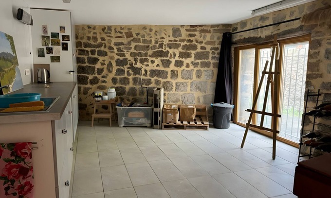 Villemagne-l'Argentiere House | Gîte de la riviere, beautiful village house (with artist studio)