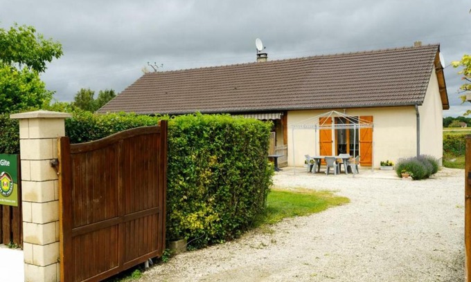 Laines-aux-Bois House | Gîte Laines-aux-Bois, 2 pièces, 4 personnes - FR-1-543-87
