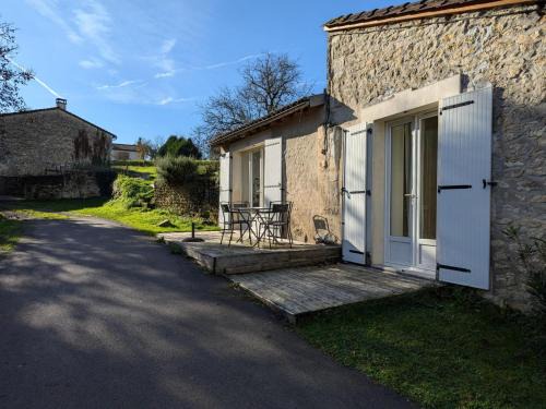 Torsac House | Gîte lumineux avec terrasse, jardin et Wi-Fi proche d'Angoulême, animaux acceptés - FR-1-653-82