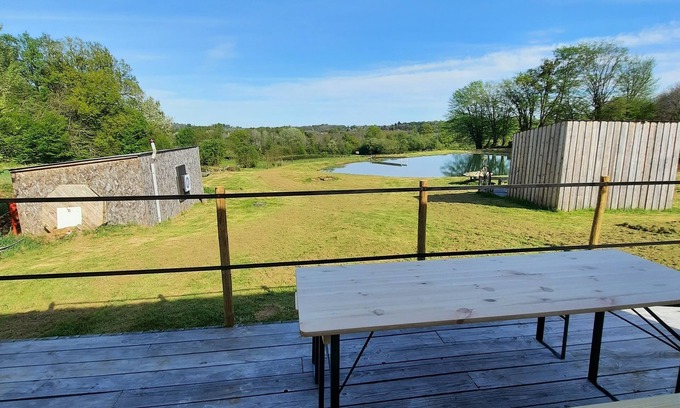Lubersac House | Gîte Pour 4 Personnes Situé à 3km Entre Pompadour et Lubersac Avec Étang Privé