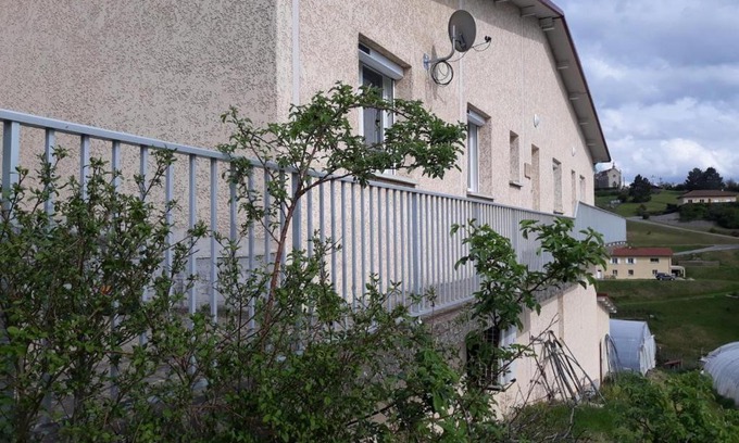 Saint-Romain-en-Jarez House | Gîte rural avec jardin, parking et WiFi - Saint-Romain-en-Jarez - FR-1-496-295