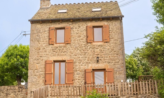 Villeneuve House | Gîtes de France 3 épis 6/7 pers à la Chaze
