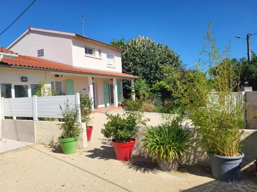 Aussonne Apartment | Gîtes pour groupe climatisé, parking, jardin proche Toulouse, Airbus, MEETT et aéroport