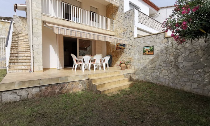 Palamos Ski Chalet | G2CAV-COMFORTABLE HOUSE BEACH LA FOSCA - 6/8 PAX.