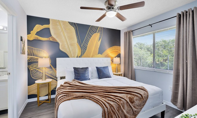Titusville Apartment | *Galaxy Getaway* *NASA*, Pool, BBQ, Gym, Arcade