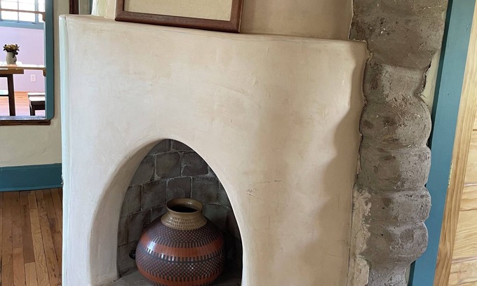 West Old Town House | Galleria de Cervantes, a traditional 1800s adobe house now a house of NM art