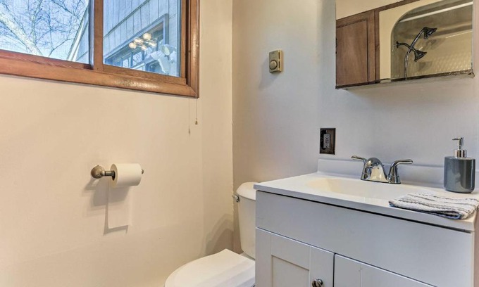 East Stroudsburg House | Game Room, Fire Pit Family-Friendly Poconos Haven