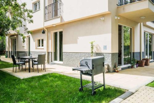 Varna House | Garden Apartment Fichoza 2 - 80m from the sea
