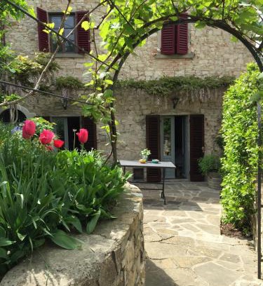 Montefioralle Apartment | Garden Apartment