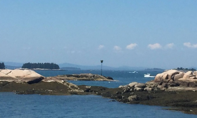 Stonington Cottage | Garden cottage w/ 4 kayaks/gear/dock/patio, parking on Stonington Harbor nearby