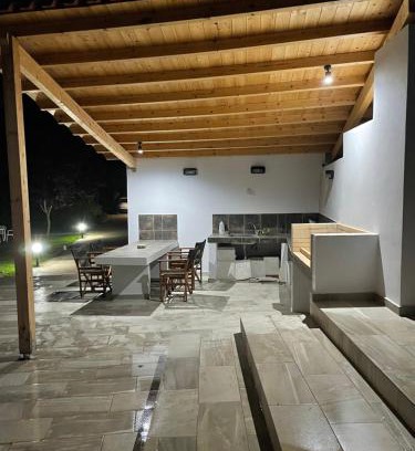 Trygonas Apartment | Garden House No 2