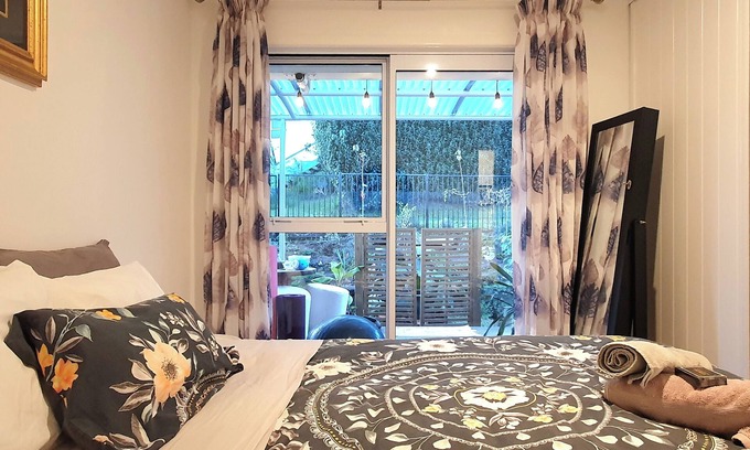 Tauranga Bed & Breakfast | Garden View room at 'Sherwood Forest' Shared Family Home - designed for wellness