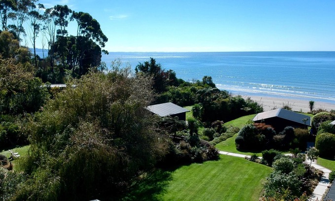 Parapara Villa | Garden Villa with Seaview - Adrift in Golden Bay (adults only)