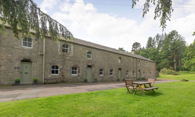Hallington Cottage | GARDENERS COTTAGE, pet friendly, luxury holiday cottage in Bellingham