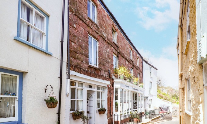 Kingsand House | GARRETTS, pet friendly, with open fire in Kingsand And Cawsand