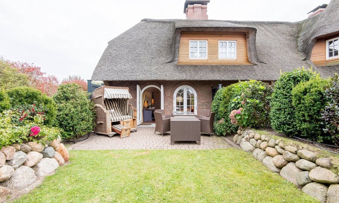 Kampen Apartment | Gartensuite West - Kamin, Sauna, Pool,Garten