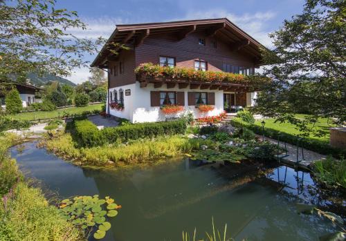 Lahntal Apartment | Gartenwohnung Mandl Garten Sauna Hot Pot Pool