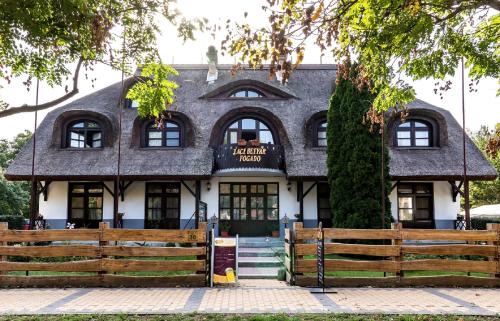 Hajduszoboszlo Hotel | Gasthof Laci Betyár