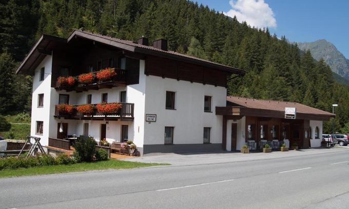 Sankt Leonhard im Pitztal House | Gasthof zur Einkehr
