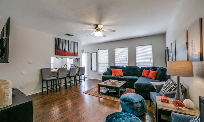 Far North Central House | Gated Community NEISD 30+ nights Stone Oak Hospitals AIR FORCE Lackland BMT ARMY