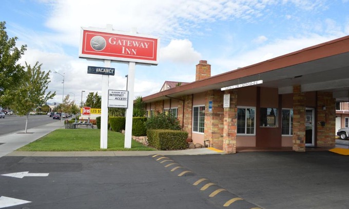 Fairfield Hotel | Gateway Inn Fairfield