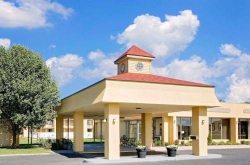 Easton Hotel | Gateway inn