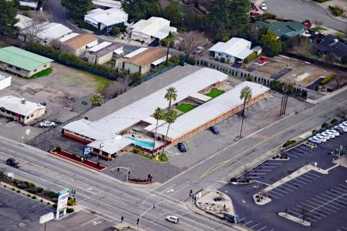 Red Bluff Hotel | Gateway Inn