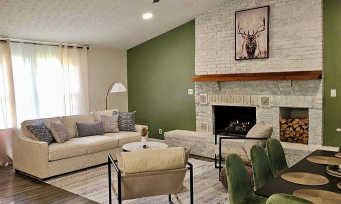 Westfield House | Gather together in Westfield - 8 people